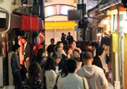 三田駅周辺で飲み食べ歩くイベント　三田バル