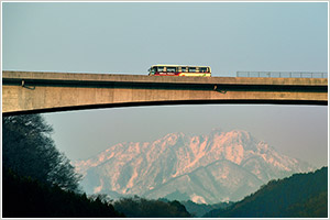 黄昏の天空橋画像