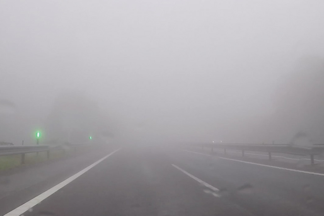 濃霧走行上の注意 濃霧対策編 安全運転 西日本高速道路株式会社 大分高速道路事務所